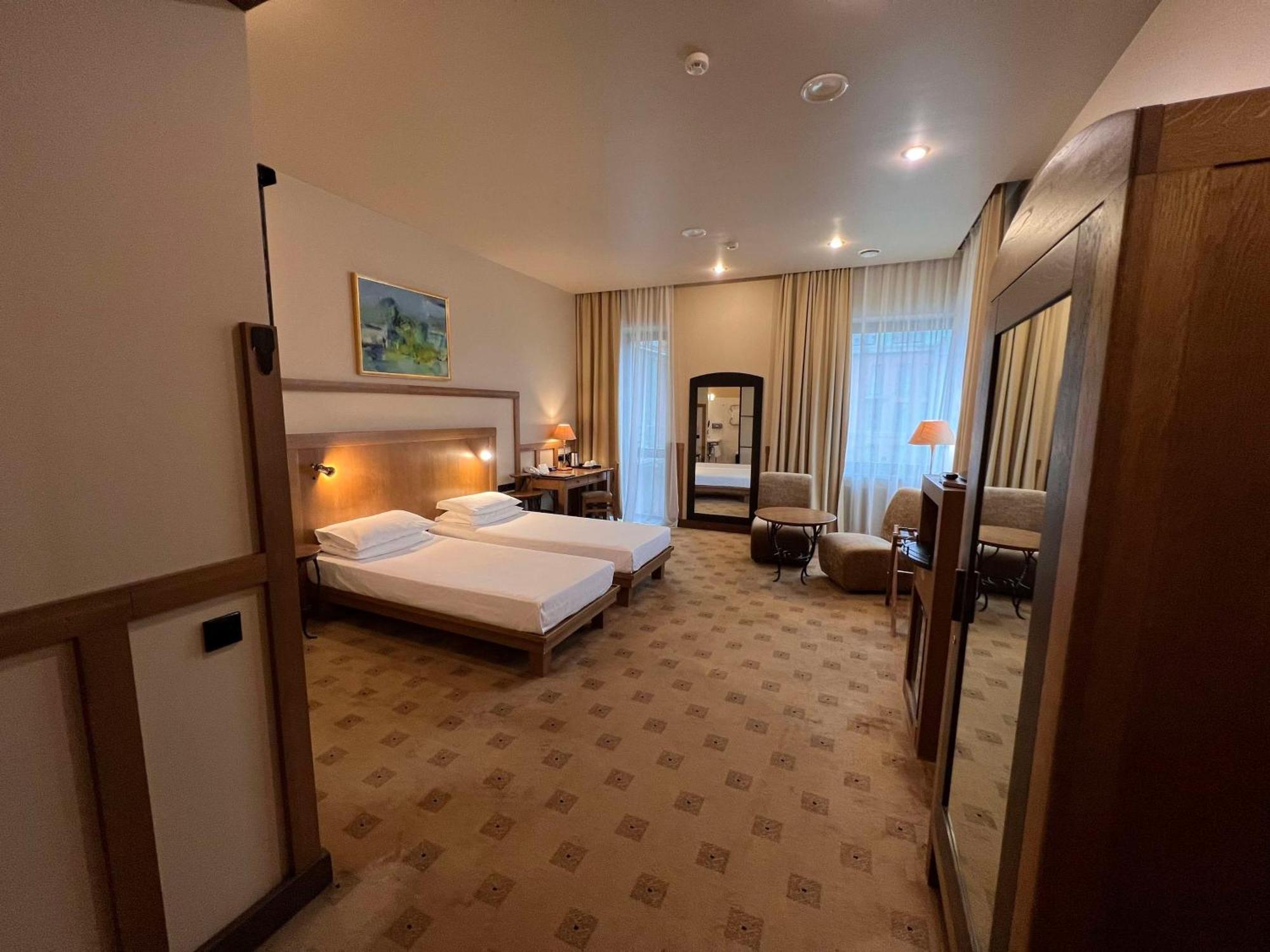 Best Western Santakos Hotel Kaunas Exterior photo