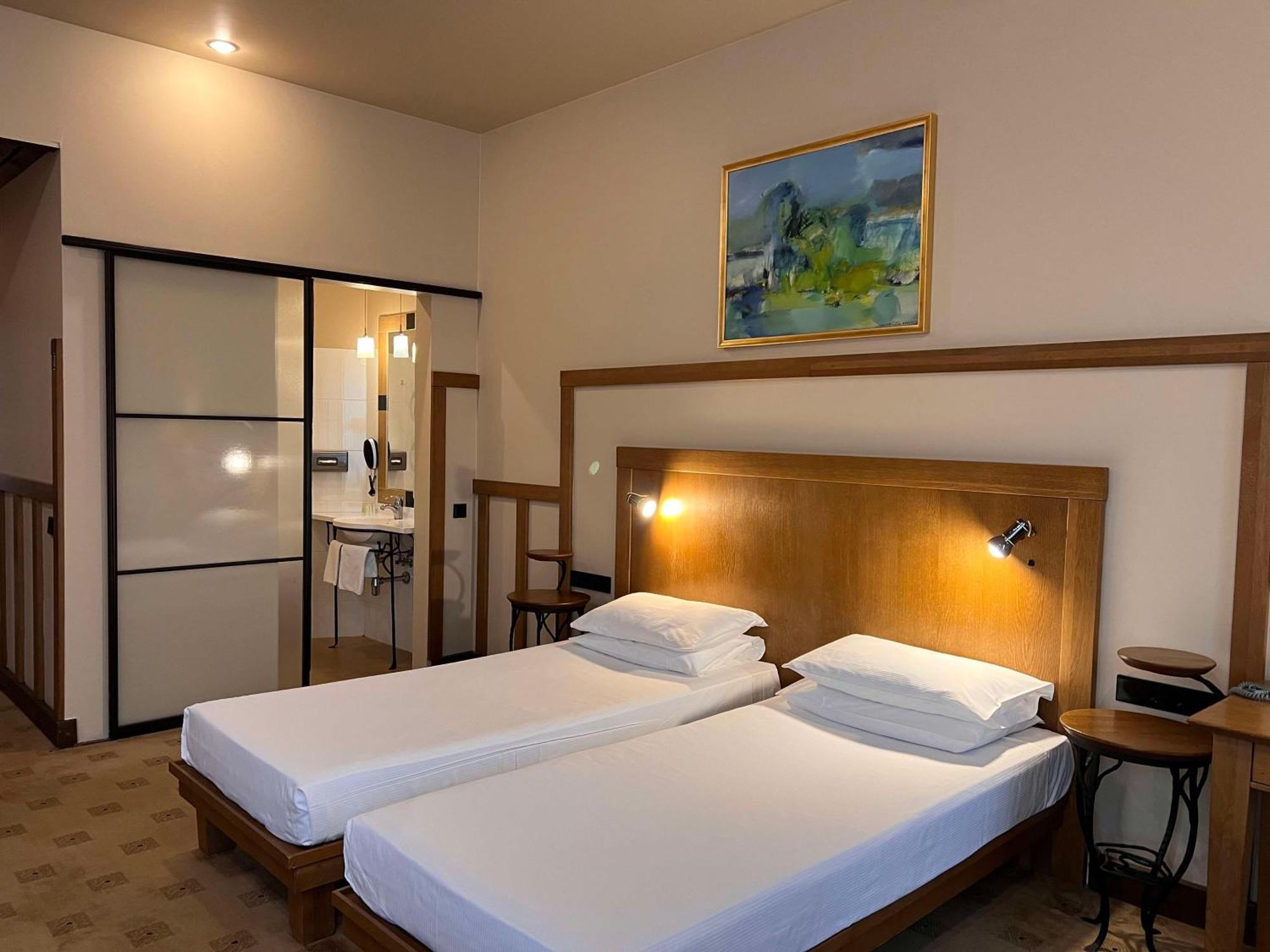 Best Western Santakos Hotel Kaunas Exterior photo